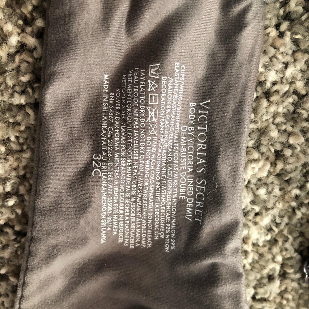 VS bra - Picture 2 of 2